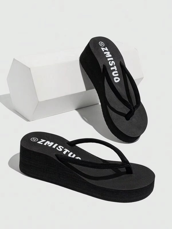 Women's Fashionable, Casual, Comfortable Black Color Flat Sole Slipper Sandals. Slip Resistant, Suitable For Indoor & Outdoor Use
